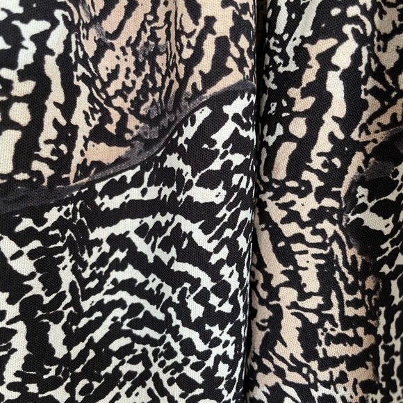 Super cute H&M dress in animal print size 8 NWOT - Picture 3 of 3